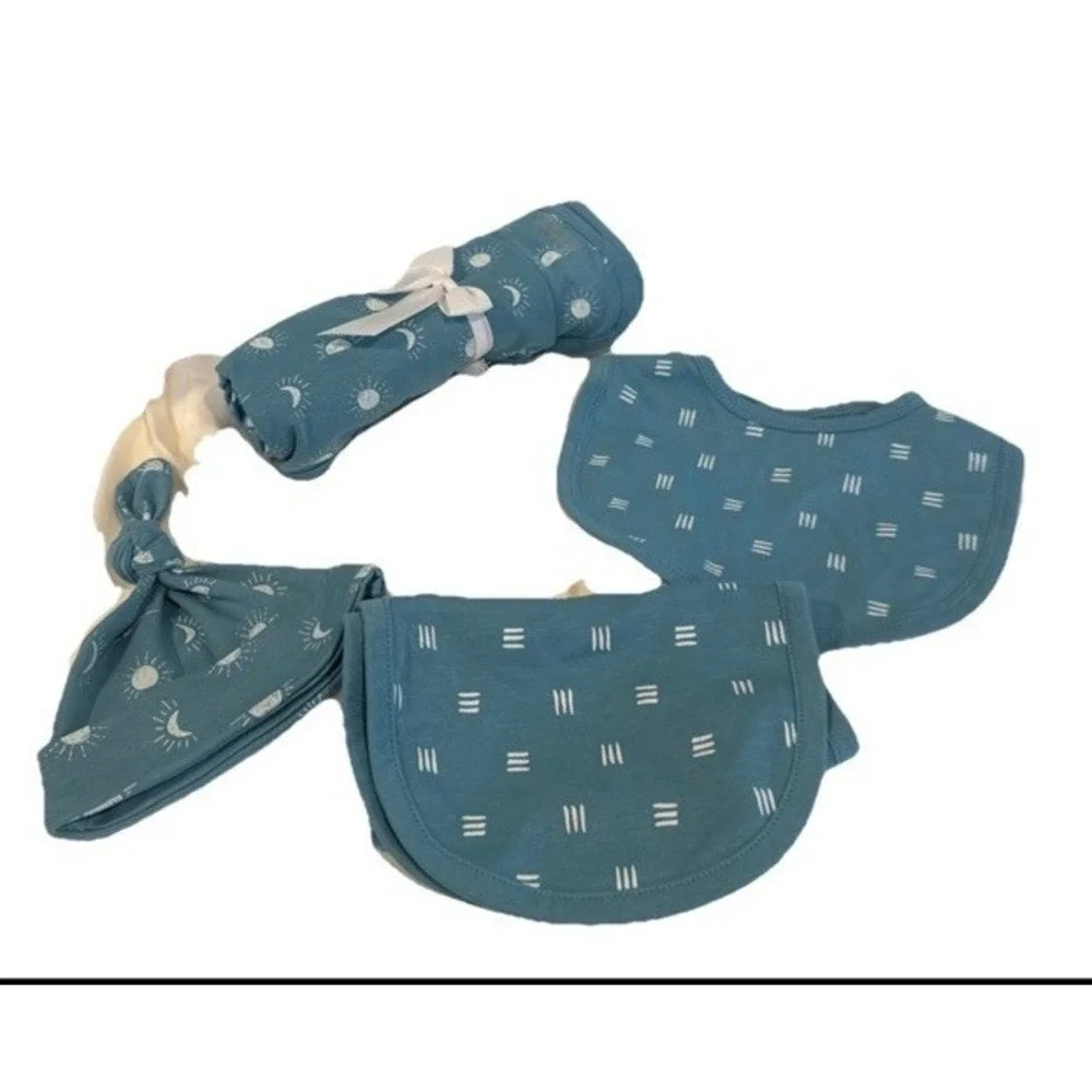 Unisex Baby Shower Gift, I Love You‎ To The Moon And Back Book & Baby Essentials